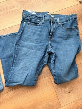 Women’s Levi’s 312 shaping slim